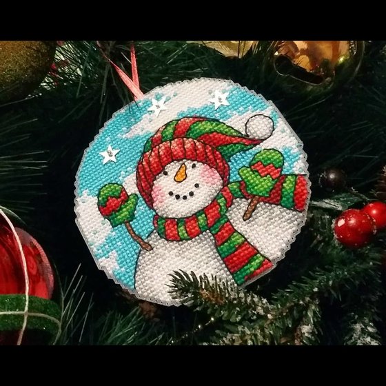 Работа «Снеговик от Dimensions»