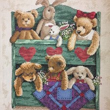 Работа «Полка с игрушками»