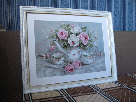 Работа «Luca-S. Чайный сервиз и розы.»