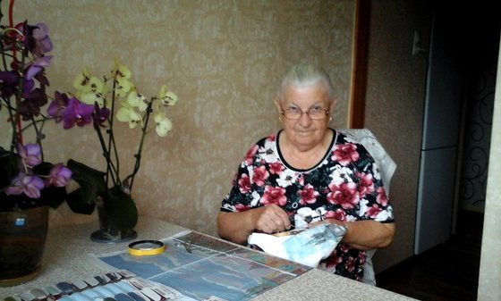 Работа «Нина Алексеевна за работой»