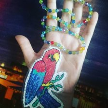 Работа «Попугайчик (бусы для дочки) (июль 2019)»