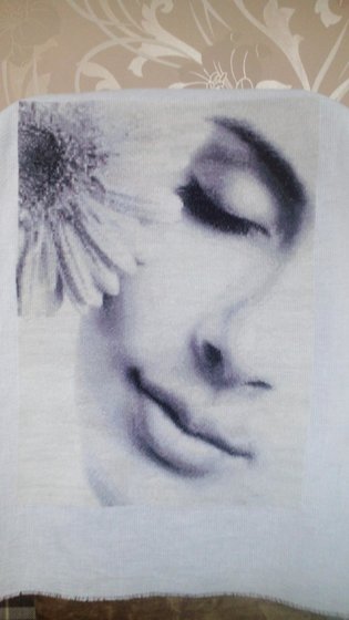 Работа «Девушка с герберой»