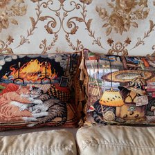 Работа «Мои подушки с котами»