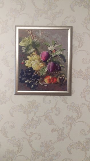 Работа «Фрукты сливы и каштан»