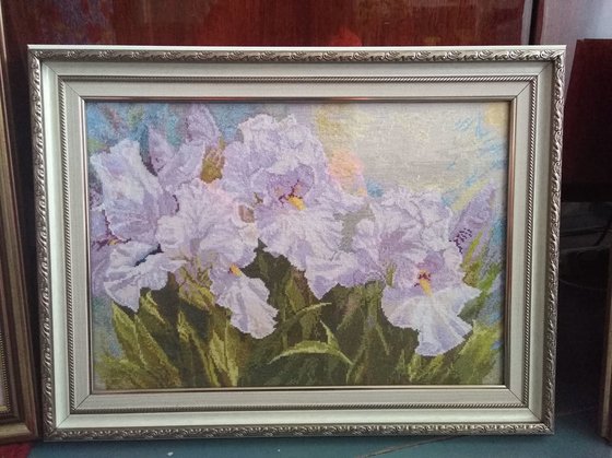 Работа «Белые ирисы»