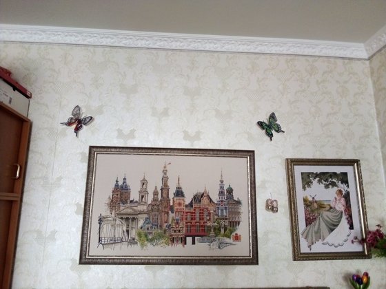 Работа «бабочки на стене»