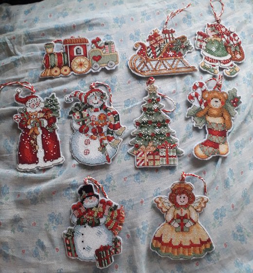 Работа «Игрушки на елку»