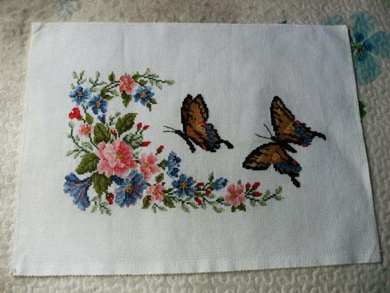 Работа «ผีเสื้อกับดอกไม้»