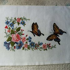 Работа «ผีเสื้อกับดอกไม้»