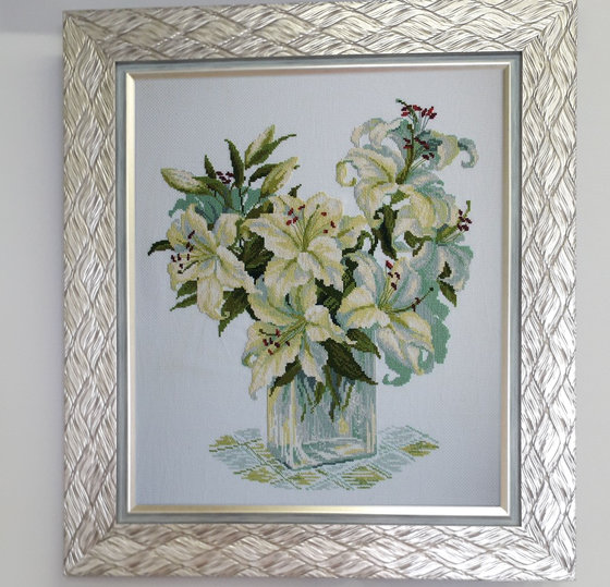 Работа «Белые лилии»