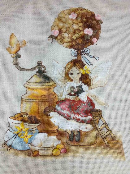 Работа «Кофейная фея. Размер 18*23, 44 цвета, Аида 16, нитки Anchor»