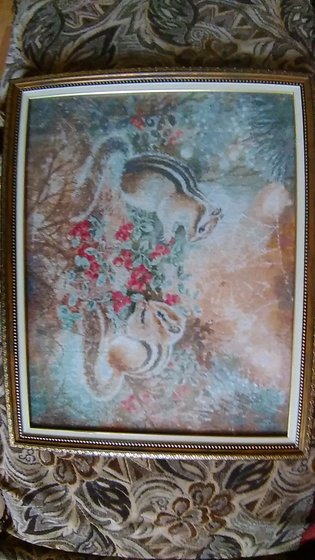 Работа «Бурундуки в бруснике»