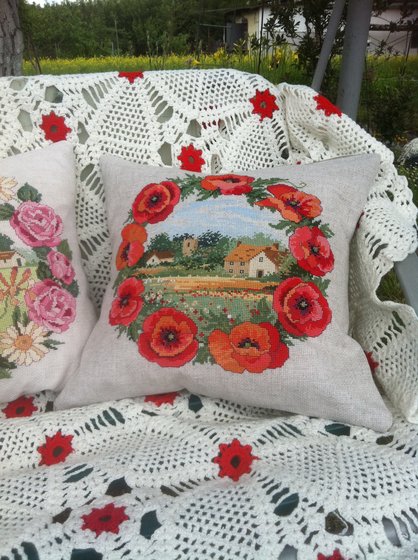 Работа «Подушка "Маковый венок"»