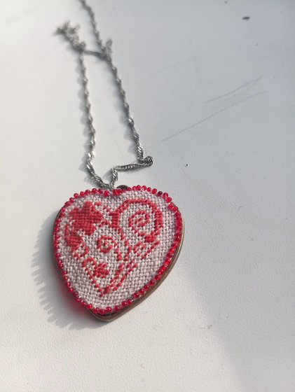 Работа «кулон бисером»