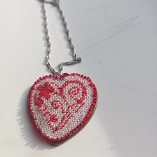 Работа «кулон бисером»