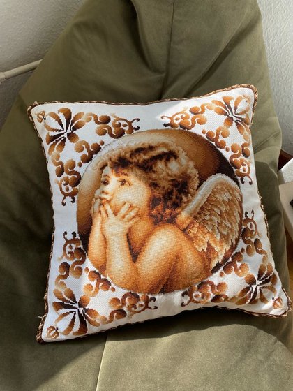 Работа «Подушка для дочки»