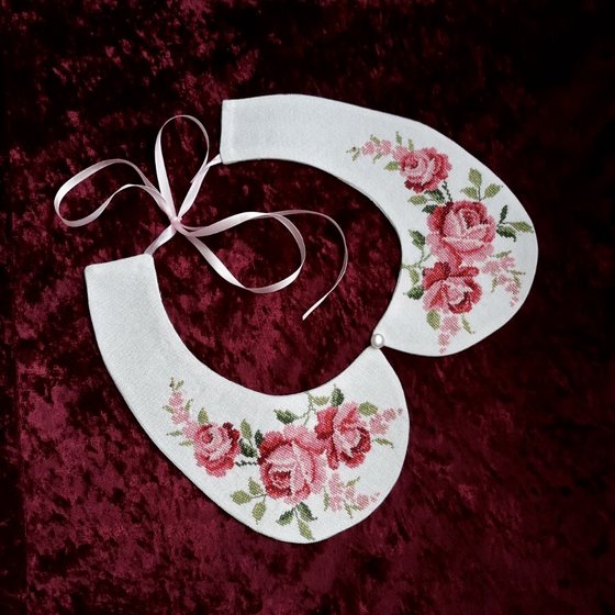 Работа «Воротничок с розами»