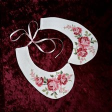 Работа «Воротничок с розами»