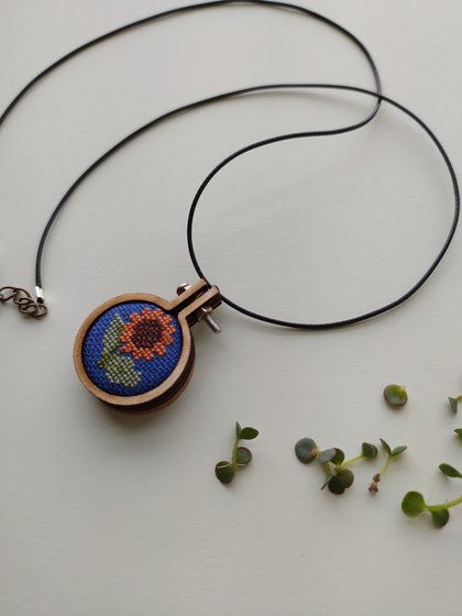 Работа «Подвеска с кулоном»