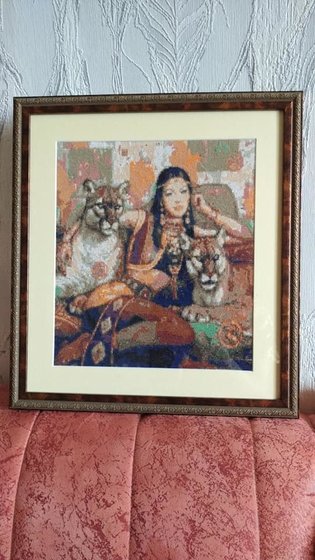 Работа «Девушка с тиграми»