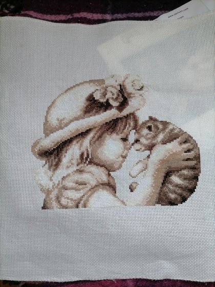 Работа «Белоснежка "Девочка с котёнком"»