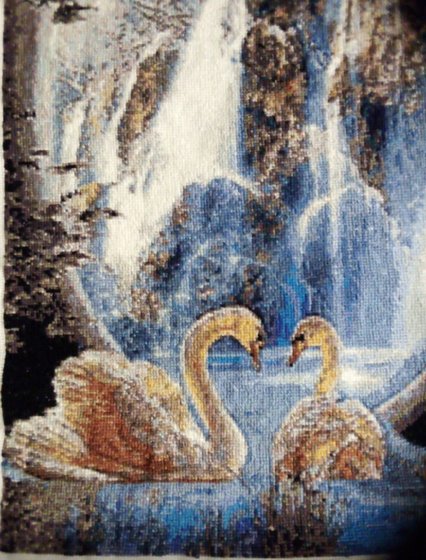 Работа «Лебеди у водопада»