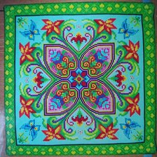 Работа «Подушка с орнаментом,фон зеленый»