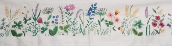 Работа «Разнотравье гладью»