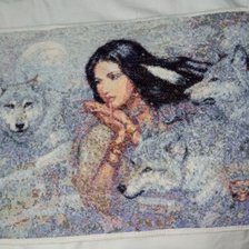 Работа «Девушка с волчицами»