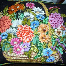 Работа «Подушка  цветы в корзине»
