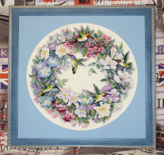 Работа «Венок с колибри»