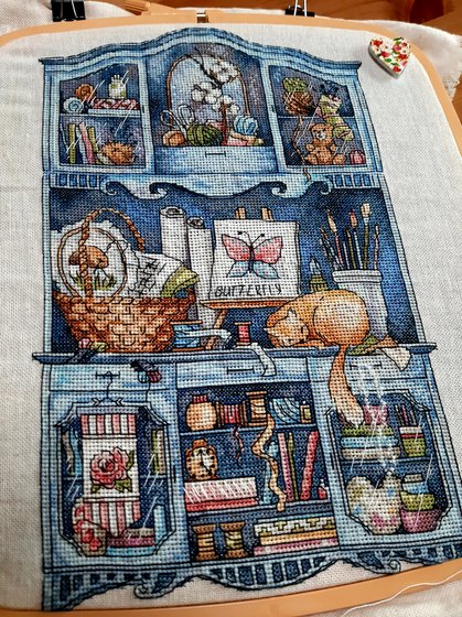 Работа «Рукодельный комодик по схеме Натальи Ореховой»