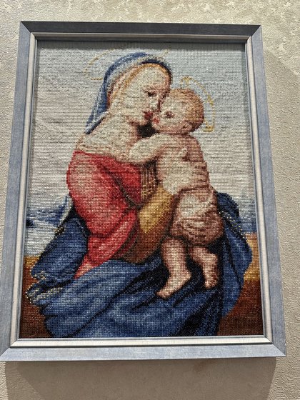 Работа «Мадонна с младенцем»