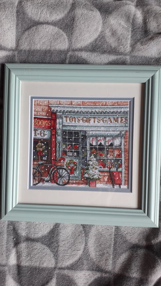 Работа «Магазин игрушек DMC»