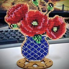 Работа «Маки в синей вазе»