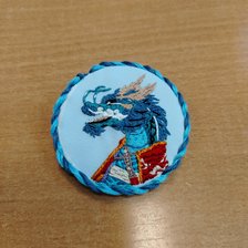 Работа «PANNA "Дракон "Такеши". Гладь. Брошь 5*5 см»