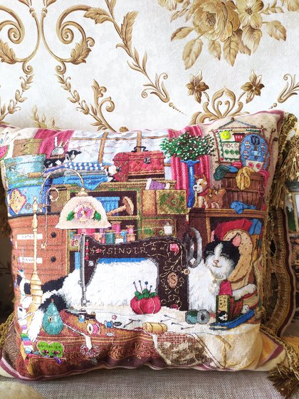 Работа «Подушка Мэгги рукодельница»