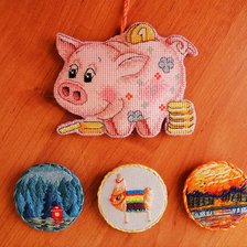 Работа «Броши, пластик»