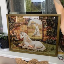 Работа «Единорог на траве»