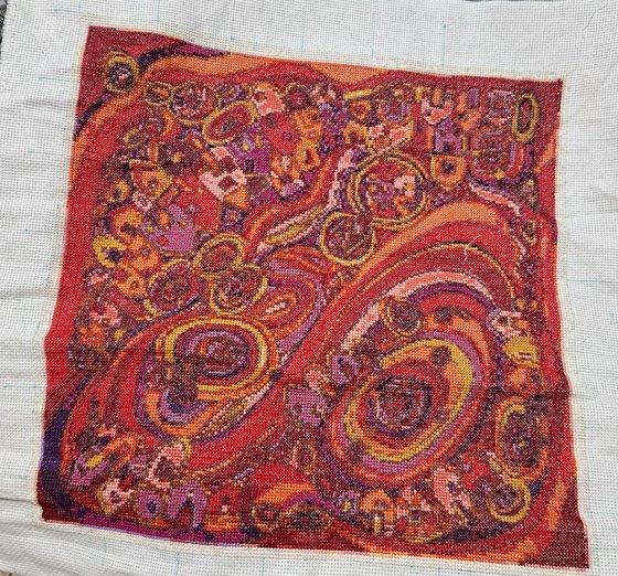 Работа «абстракция на подушку»