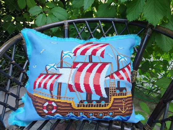 Работа «"Корабль"  подушка Panna»