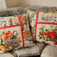 Работа «Прикладное оформление вышивки»