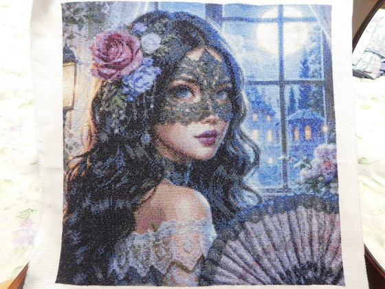 Работа «Девушка в маске»