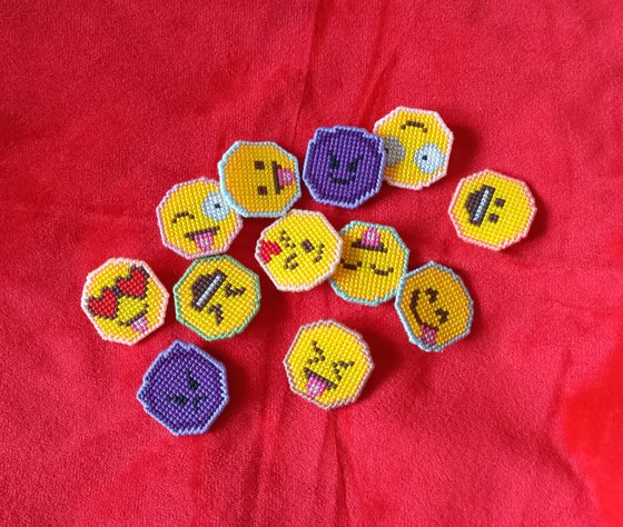 Работа «Значки смайлики 2»