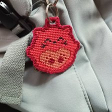 Работа «Брелок-котик»