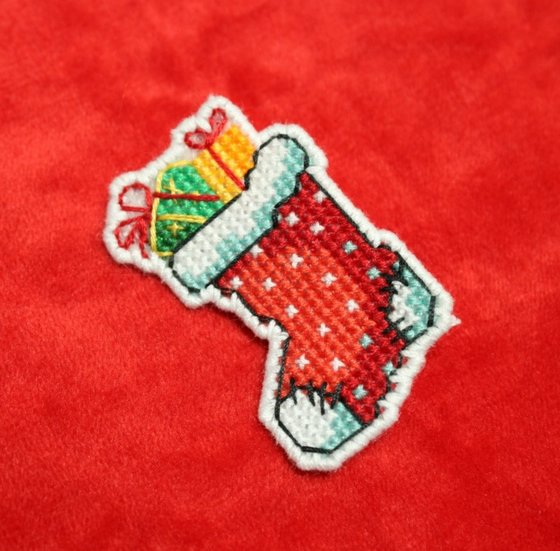 Работа «Значок Носок с подарками»