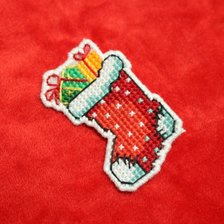 Работа «Значок Носок с подарками»