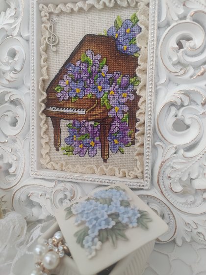 Работа «Чем только не порадуешь учительницу музыки😉»