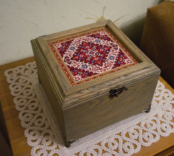 Работа «Ларец с вышивкой»