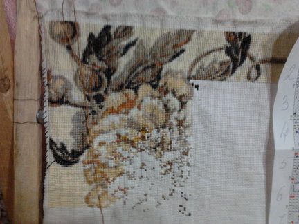 Бабочка и пионы №18477